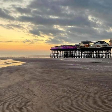 Ocean View Apartments - Sloane Blackpool Esterno foto