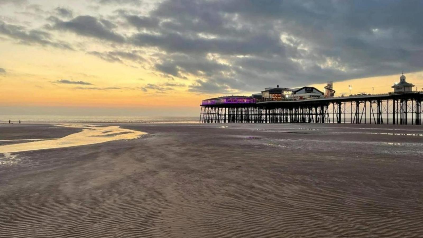 Ocean View Apartments - Sloane Blackpool Esterno foto